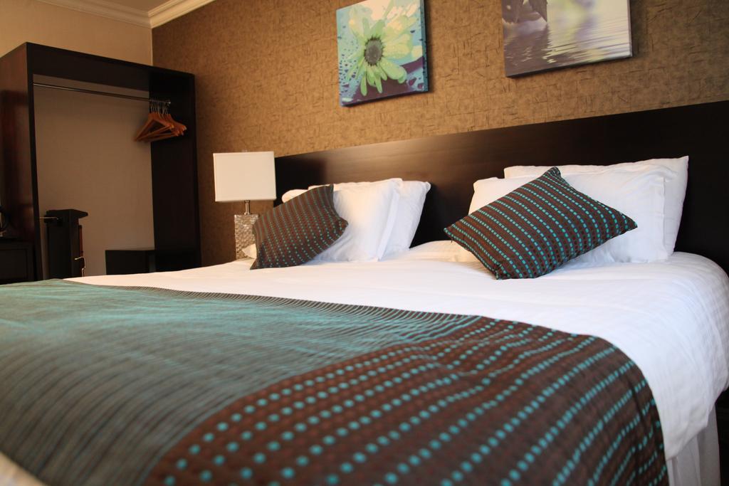 Greenvale Hotel Cookstown Exteriör bild